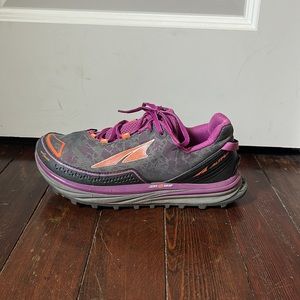 Altra Women’s Tennis/Hiking shoes. Size-9.